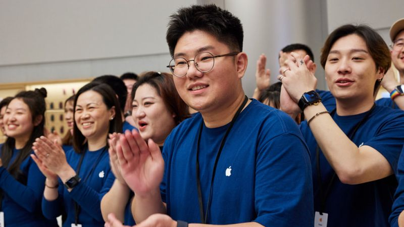 Продажи iPhone в Китае упали до ковидных показателей  Apple оттеснили Vivo и Honor